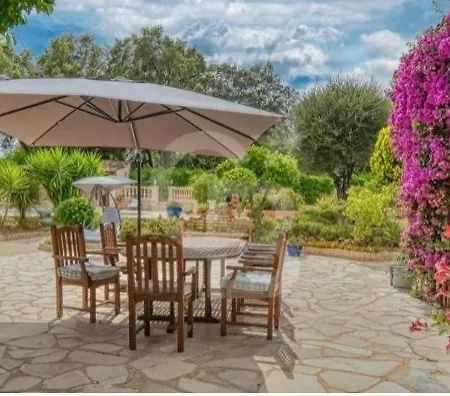 Domaine Des Tuilieres Avec Piscine * Vallauris