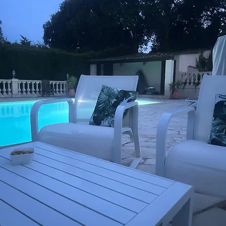 Domaine Des Tuilieres Avec Piscine Villa Vallauris